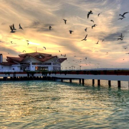 Aladeniz Hotel Büyükçekmece Exterior foto