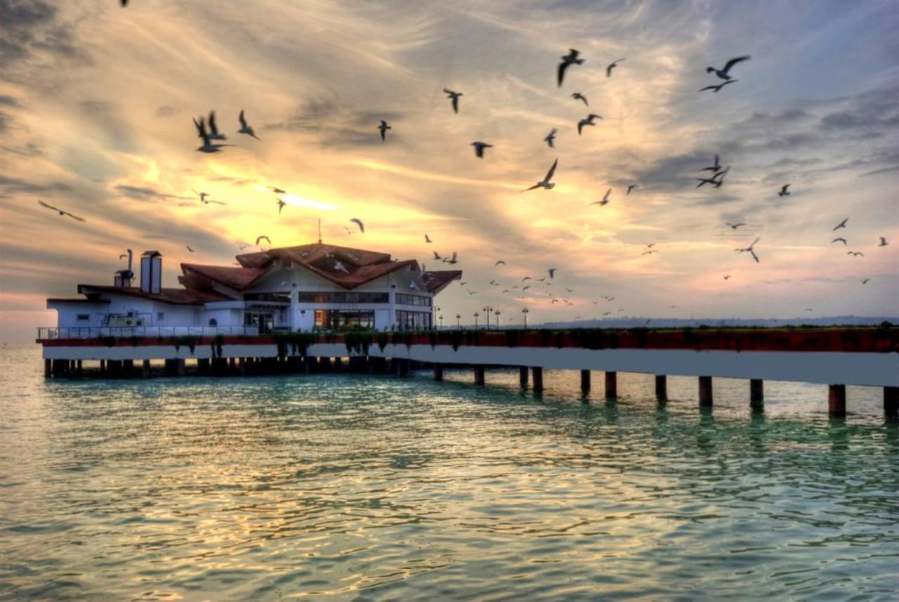 Aladeniz Hotel Büyükçekmece Exterior foto